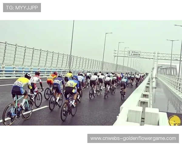 全运会公路自行车赛途经港珠澳大桥,展现湾区地标风貌